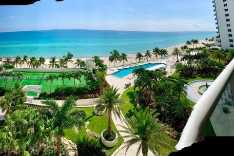 Copropriété à louer à Sunny Isles Beach, Floride: 3 chambres, 199.74 m2 № 2046463 - photo 4