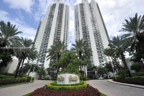 Condo à Sunny Isles Beach, Floride, 3 chambres  № 2046463