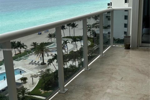 Copropriété à louer à Sunny Isles Beach, Floride: 3 chambres, 199.74 m2 № 2046463 - photo 12