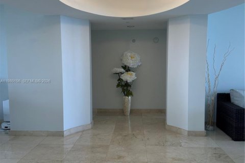 Copropriété à louer à Sunny Isles Beach, Floride: 3 chambres, 199.74 m2 № 2046463 - photo 10
