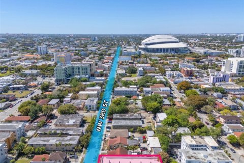 Commercial property in Miami, Florida № 1980525 - photo 10