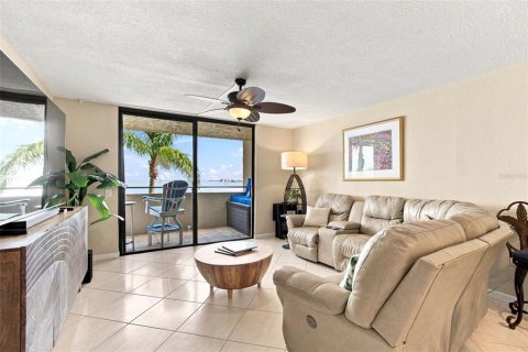 Condo in Hudson, Florida, 2 bedrooms № 2331000 - photo 2