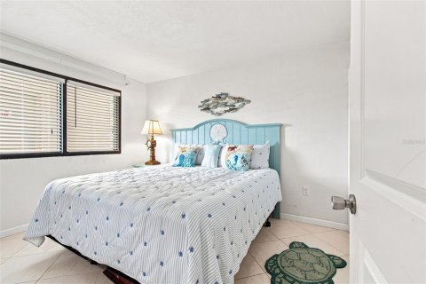 Condo in Hudson, Florida, 2 bedrooms № 2331000 - photo 23