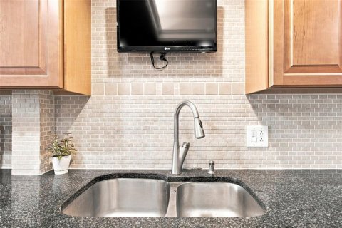 Condo in Hudson, Florida, 2 bedrooms № 2331000 - photo 27