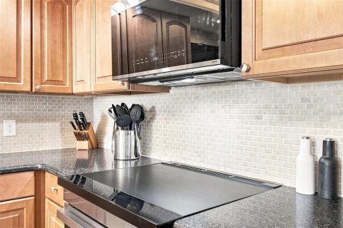 Condo in Hudson, Florida, 2 bedrooms № 2331000 - photo 28