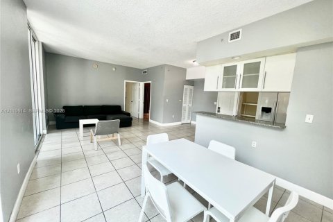 Condominio en alquiler en Miami, Florida, 1 dormitorio, 75.16 m2 № 2426045 - foto 5