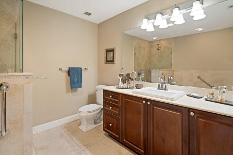 Condo in Coral Gables, Florida, 2 bedrooms  № 1714823 - photo 17