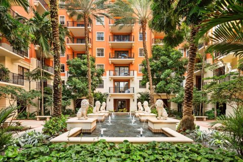 Condo in Coral Gables, Florida, 2 bedrooms  № 1714823 - photo 3