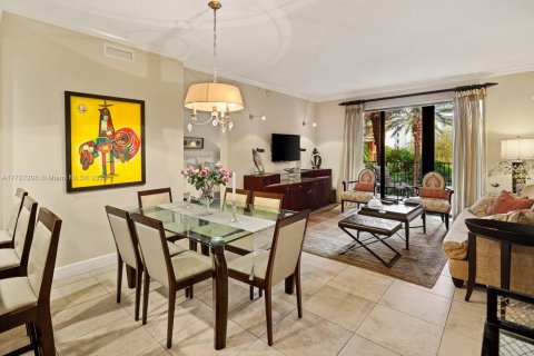 Condo in Coral Gables, Florida, 2 bedrooms  № 1714823 - photo 9