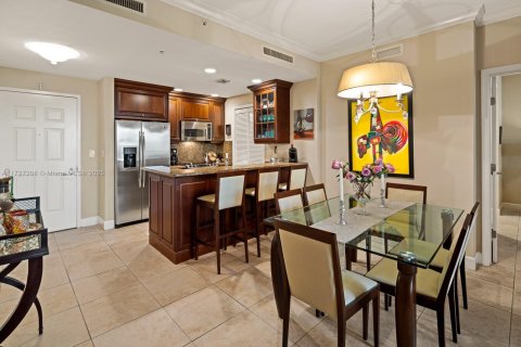 Condo in Coral Gables, Florida, 2 bedrooms  № 1714823 - photo 10
