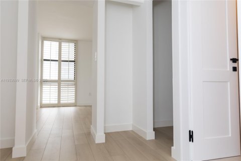 Condo in Aventura, Florida, 2 bedrooms  № 2059963 - photo 13
