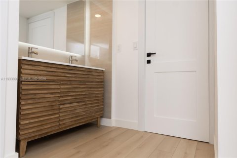 Condo in Aventura, Florida, 2 bedrooms  № 2059963 - photo 7