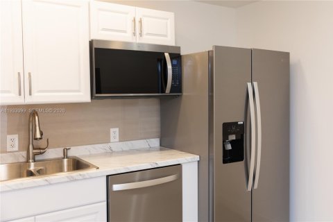 Condo in Aventura, Florida, 2 bedrooms  № 2059963 - photo 26