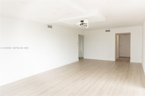 Condo in Aventura, Florida, 2 bedrooms  № 2059963 - photo 2