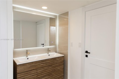 Condo in Aventura, Florida, 2 bedrooms  № 2059963 - photo 5