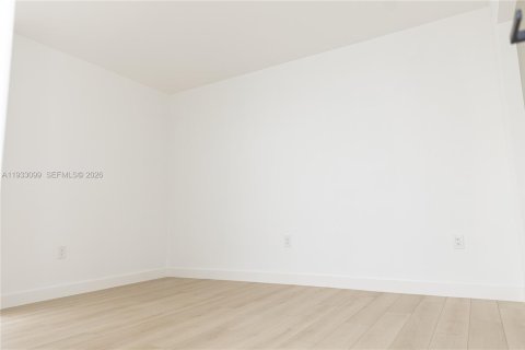 Condo in Aventura, Florida, 2 bedrooms  № 2059963 - photo 23