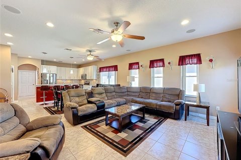 Casa en venta en Kissimmee, Florida, 5 dormitorios, 290.04 m2 № 1588696 - foto 27
