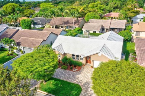 Casa en venta en Coral Springs, Florida, 5 dormitorios, 229.47 m2 № 1075891 - foto 1