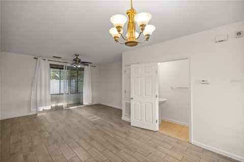 Townhouse in Ocala, Florida 2 bedrooms, 105.35 sq.m. № 2117238 - photo 5