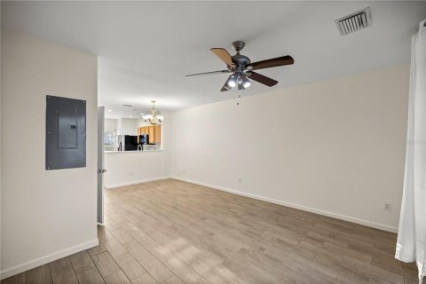 Townhouse in Ocala, Florida 2 bedrooms, 105.35 sq.m. № 2117238 - photo 6