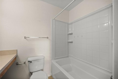 Townhouse in Ocala, Florida 2 bedrooms, 105.35 sq.m. № 2117238 - photo 17