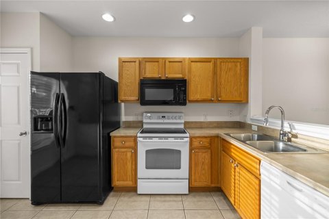 Townhouse in Ocala, Florida 2 bedrooms, 105.35 sq.m. № 2117238 - photo 4