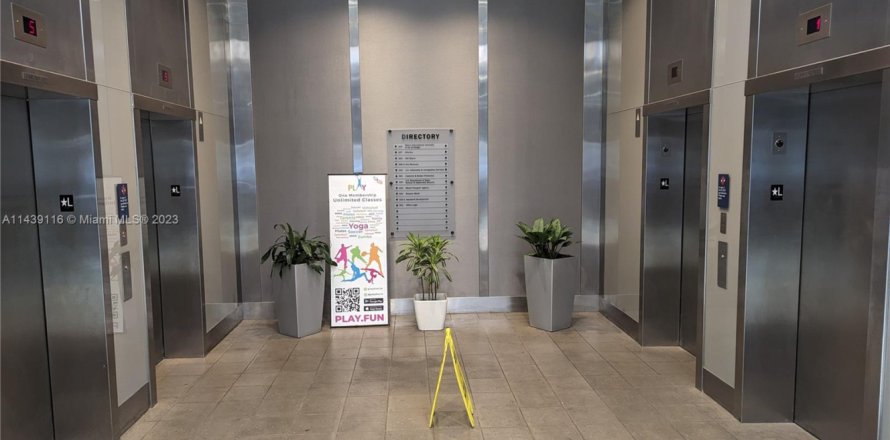 Oficina en Miami, Florida № 677602