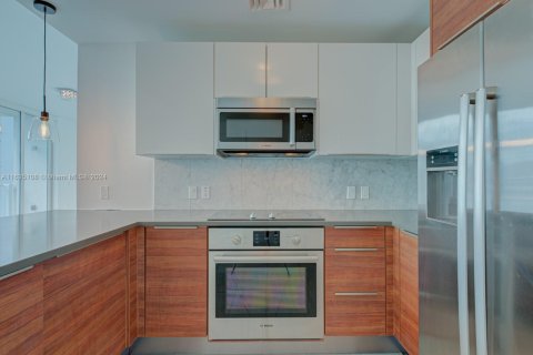 Condo in Miami, Florida, 2 bedrooms  № 1693126 - photo 5