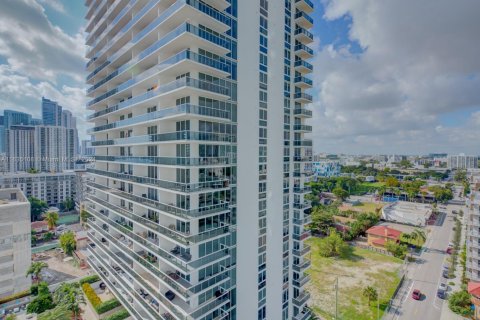 Condo in Miami, Florida, 2 bedrooms  № 1693126 - photo 26
