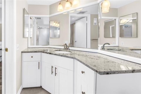 Condo in Clearwater, Florida, 2 bedrooms № 2226823 - photo 16