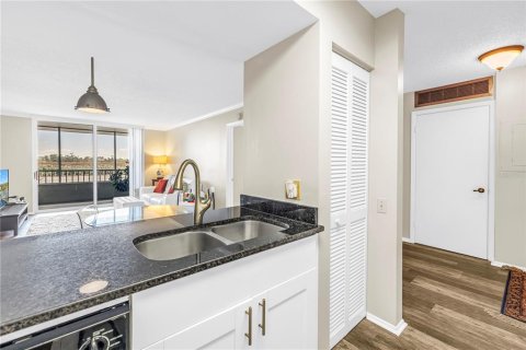 Condo in Clearwater, Florida, 2 bedrooms № 2226823 - photo 8