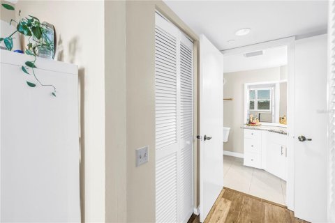 Condo in Clearwater, Florida, 2 bedrooms № 2226823 - photo 19