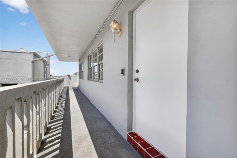 Copropriété à vendre à Hallandale Beach, Floride: 3 chambres, 157.93 m2 № 2057014 - photo 6