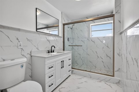 Copropriété à vendre à Hallandale Beach, Floride: 3 chambres, 157.93 m2 № 2057014 - photo 29