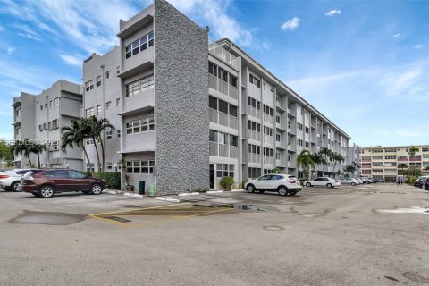 Condo à Hallandale Beach, Floride, 3 chambres  № 2057014