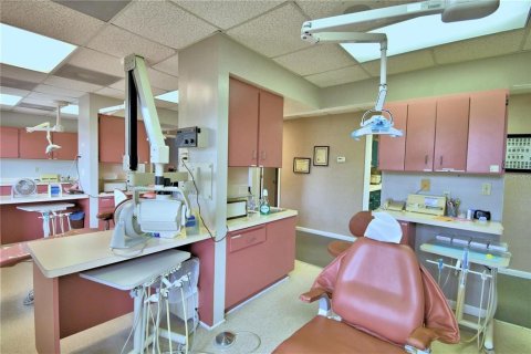 Propiedad comercial en alquiler en Lake Wales, Florida, 161.84 m2 № 1130338 - foto 5