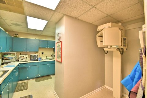 Propiedad comercial en alquiler en Lake Wales, Florida, 161.84 m2 № 1130338 - foto 3