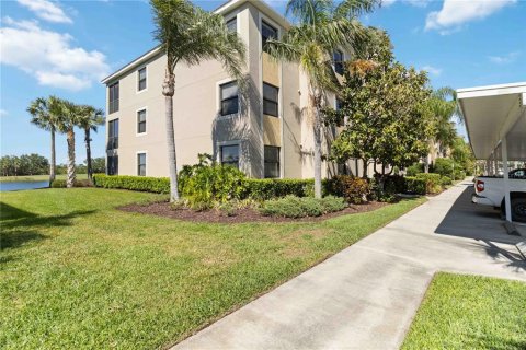 Copropriété à louer à Bradenton, Floride: 2 chambres, 120.49 m2 № 1750645 - photo 3