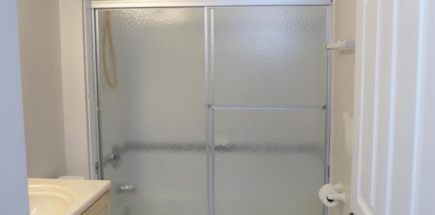 House in Fort Pierce, Florida 2 bedrooms, 118.91 sq.m. № 754617
