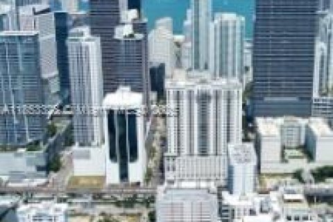 Condo in Miami, Florida, 1 bedroom  № 1882101 - photo 10