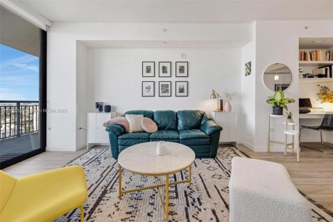 Condo in Miami, Florida, 1 bedroom  № 1882101 - photo 16