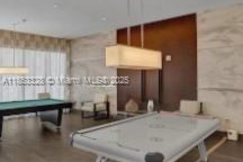 Condo in Miami, Florida, 1 bedroom  № 1882101 - photo 30