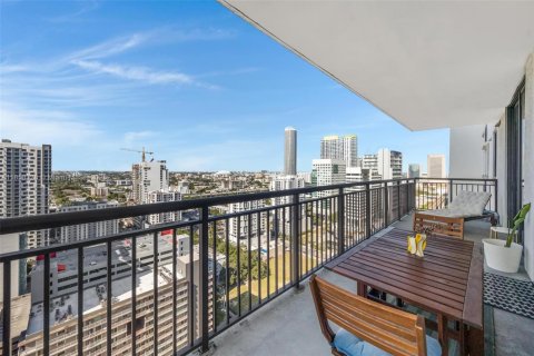 Condo in Miami, Florida, 1 bedroom  № 1882101 - photo 19