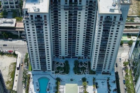 Condo in Miami, Florida, 1 bedroom  № 1882101 - photo 9