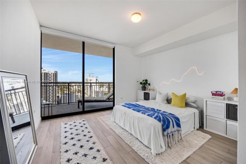 Condo in Miami, Florida, 1 bedroom  № 1882101 - photo 5