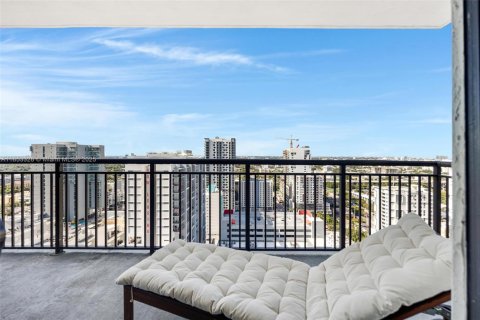 Condo in Miami, Florida, 1 bedroom  № 1882101 - photo 27