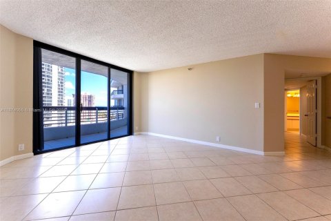 Copropriété à louer à Aventura, Floride: 2 chambres, 109.72 m2 № 1983625 - photo 4