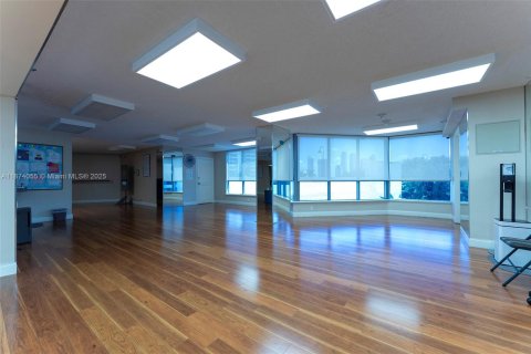 Copropriété à louer à Aventura, Floride: 2 chambres, 109.72 m2 № 1983625 - photo 24