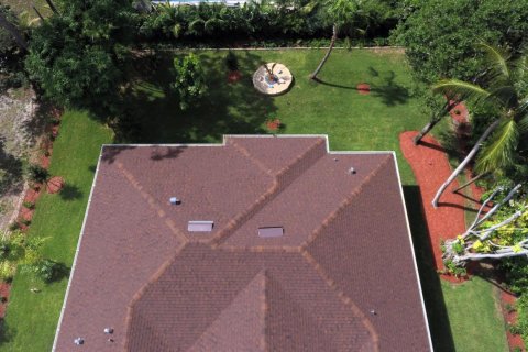 House in Palm City, Florida 4 bedrooms, 210.8 sq.m. № 2245280 - photo 4