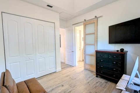 House in Palm City, Florida 4 bedrooms, 210.8 sq.m. № 2245280 - photo 23